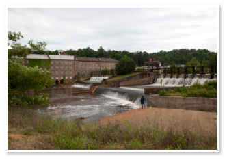 A picture of the bridge in downtown Prattville