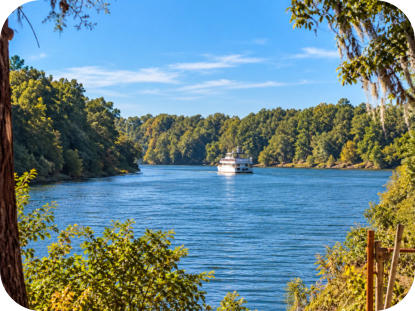Local attractions near Roses RV River Resort including Montgomery and the Alabama River